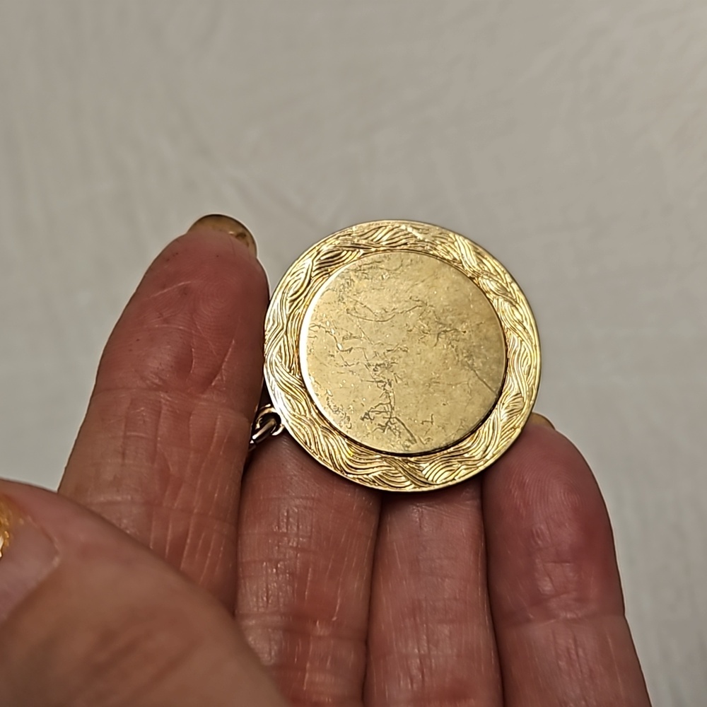 CORO gold tone floral leaf link bracelet engravable disc charm vintage signed - Picture 3 of 6